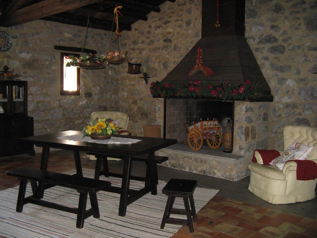 Crapa Licca Villa Ventimiglia di Sicilia ภายนอก รูปภาพ
